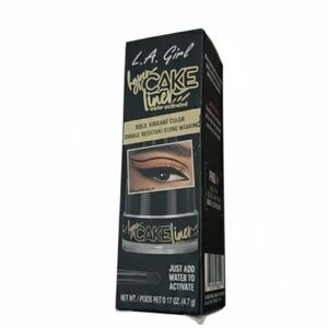 La girl hyper cake liner-smoked out black